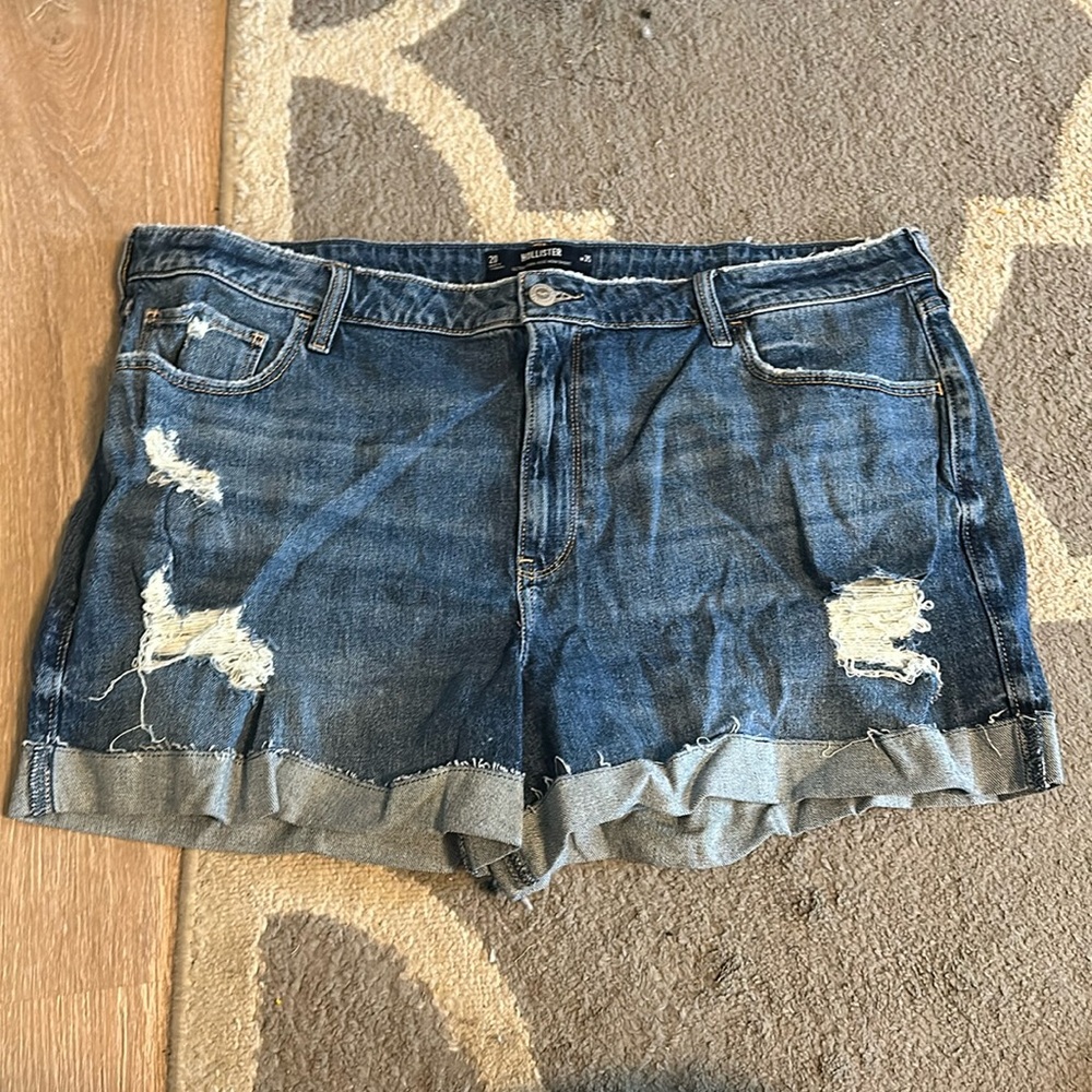 Hollister Ultra High Rise Denim Mom Shorts